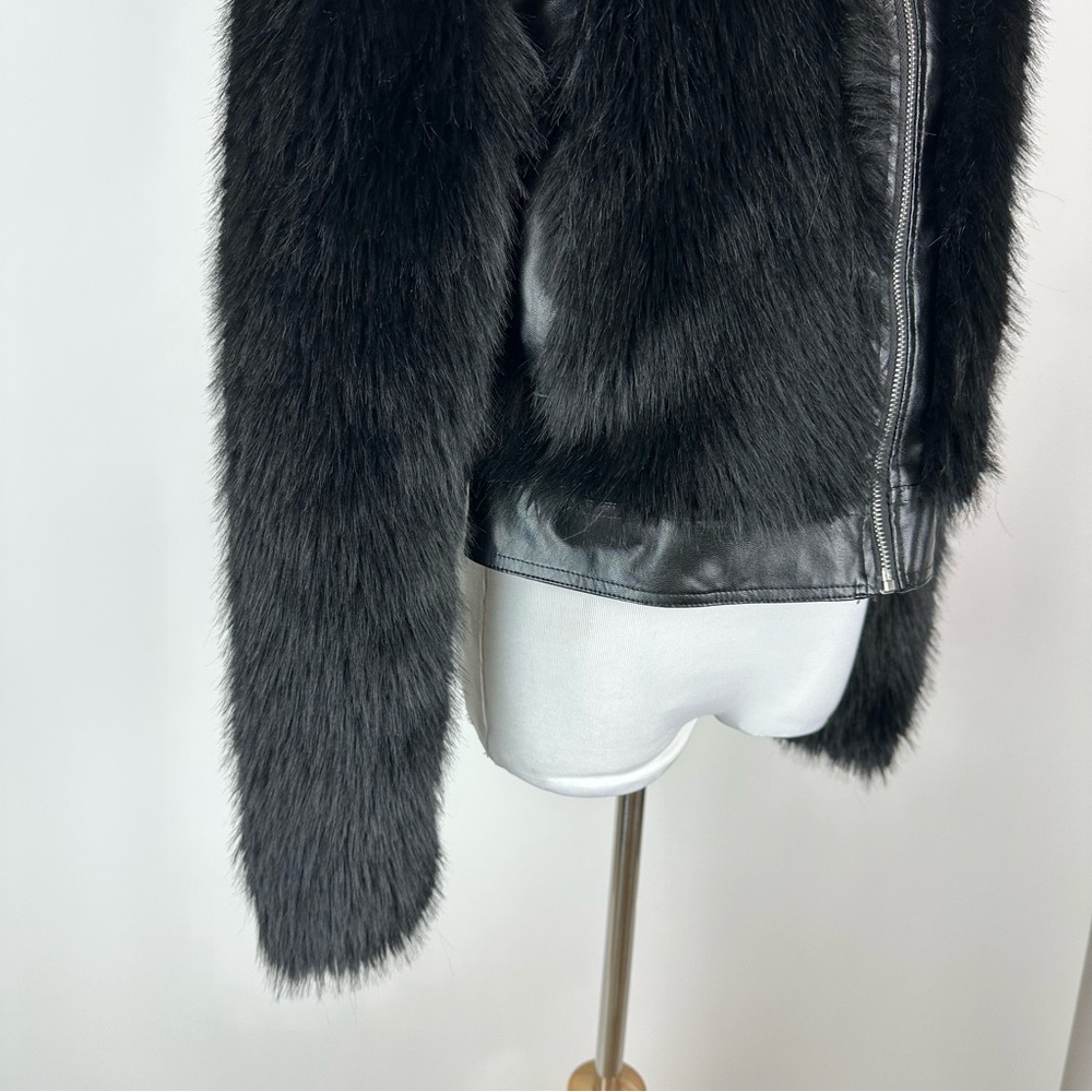 Forever 21 Black Faux Fur Vegan Leather Zip Front Jacket Size Medium - Picture 6 of 13